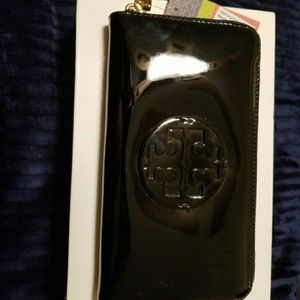 Tory Burch Black Wallet {new}